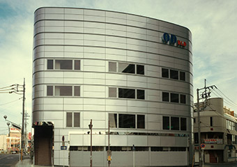 鶴瀬駅前事務所ビルの写真